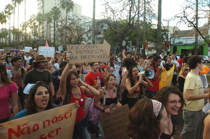 Grupo ressalta que as mulheres devem ter o seu direito de escolha respeitado