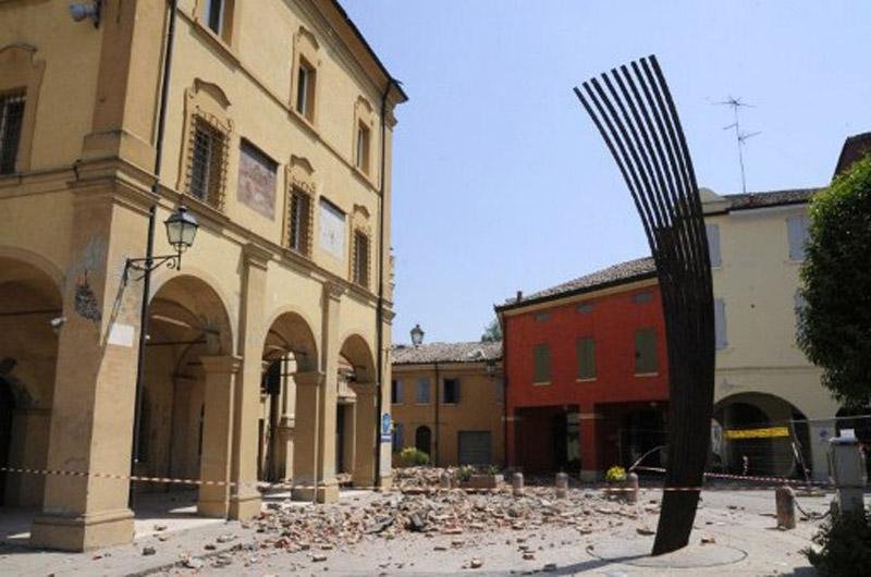 Terremoto atinge It&aacute;lia e causa destrui&ccedil;&atilde;o