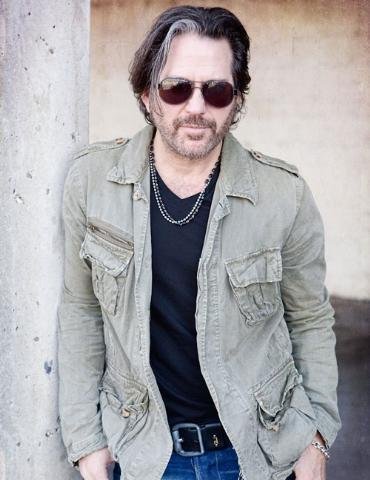 Winger far&aacute; show no Dhomba 