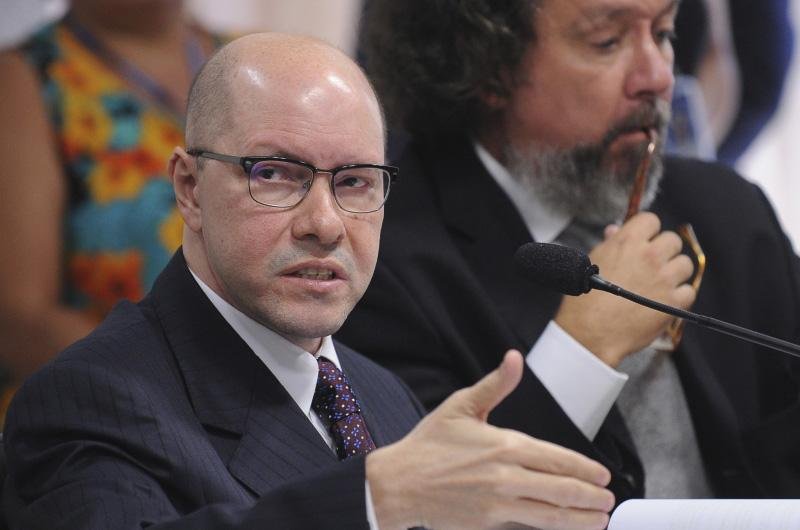 Parlamentar apresenta defesa no Conselho de &Eacute;tica do Senado