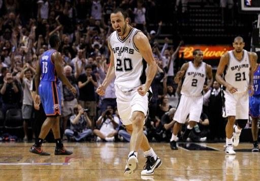 Gin&oacute;bili, do Spurs, vibra com cesta de tr&ecirc;s pontos em duelo com o Thunder 