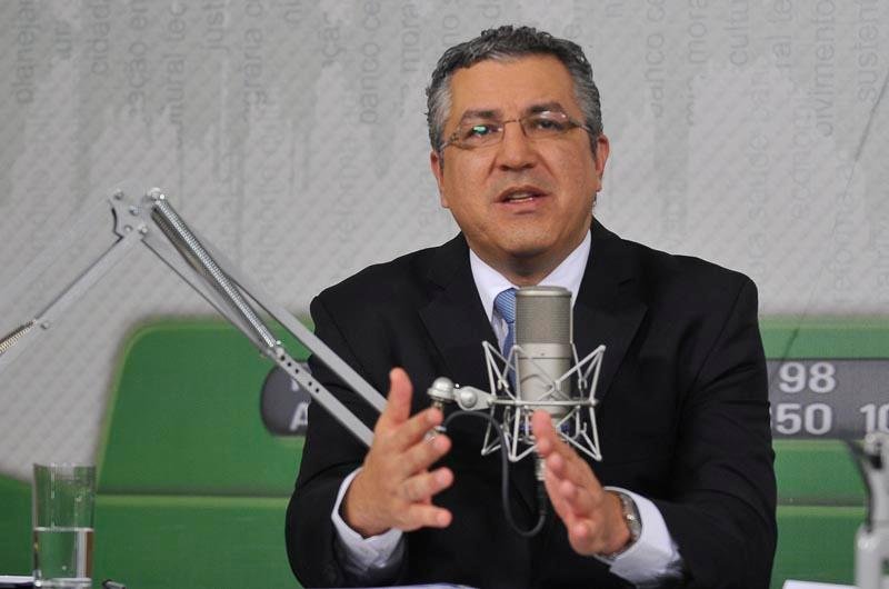 Ministro Alexandre Padilha pediu que popula&ccedil;&atilde;o procure os postos de sa&uacute;de para tomar a vacina