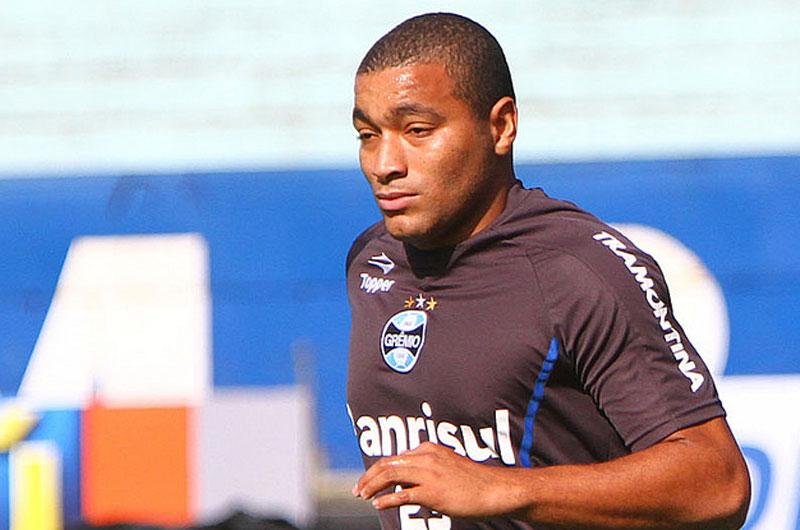 Pico ser&aacute; avaliado por Luxemburgo e pode ser aproveitado pelo Gr&ecirc;mio