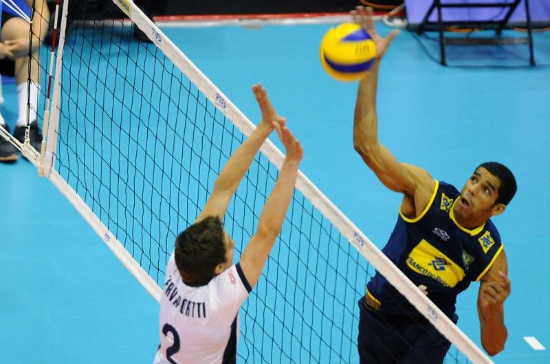 Brasil superou a Finl&acirc;ndia por 3 sets a 0 na Liga Mundial de V&ocirc;lei