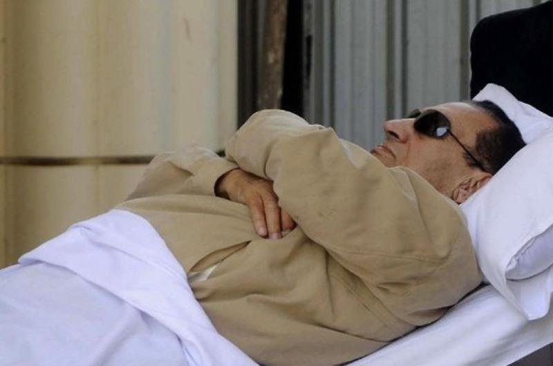 Sa&uacute;de de Mubarak piora na chegada &agrave; pris&atilde;o
