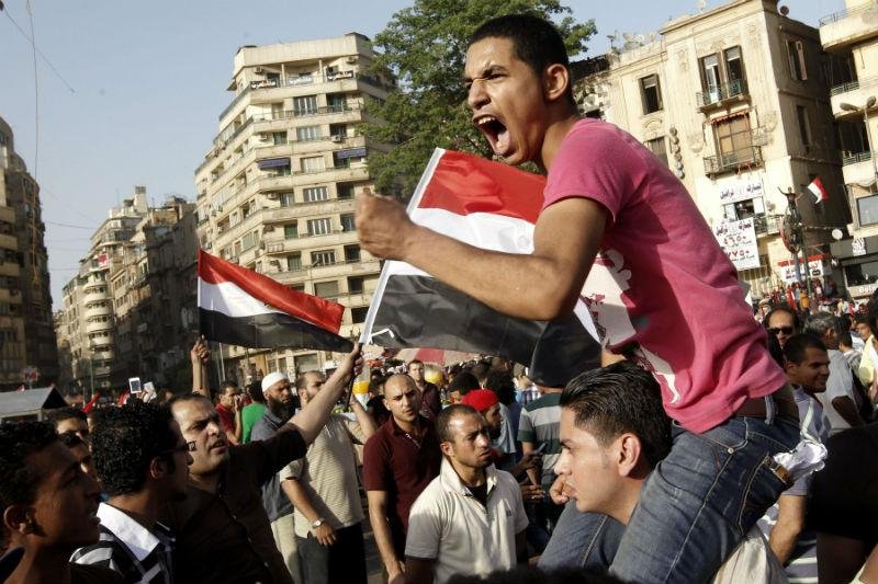 Eg&iacute;pcios protestam contra veredicto de Mubarak