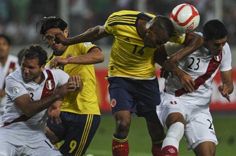 Rodriguez marcou o gol que deixa a sele&ccedil;&atilde;o do seu pa&iacute;s na repescagem para a Copa 2014