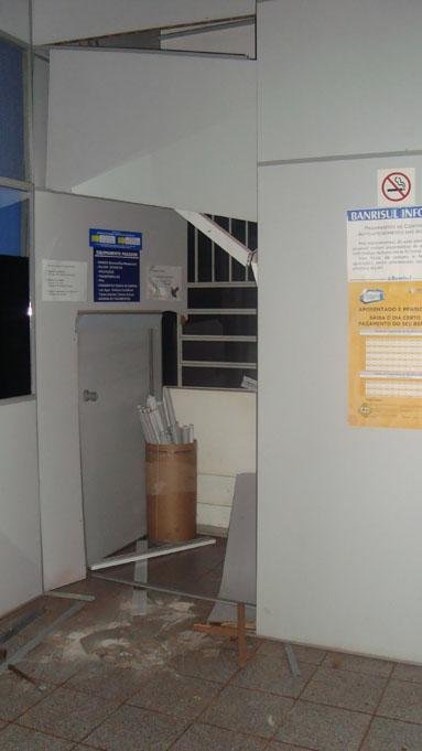 Roubo ocorreu durante a madrugada