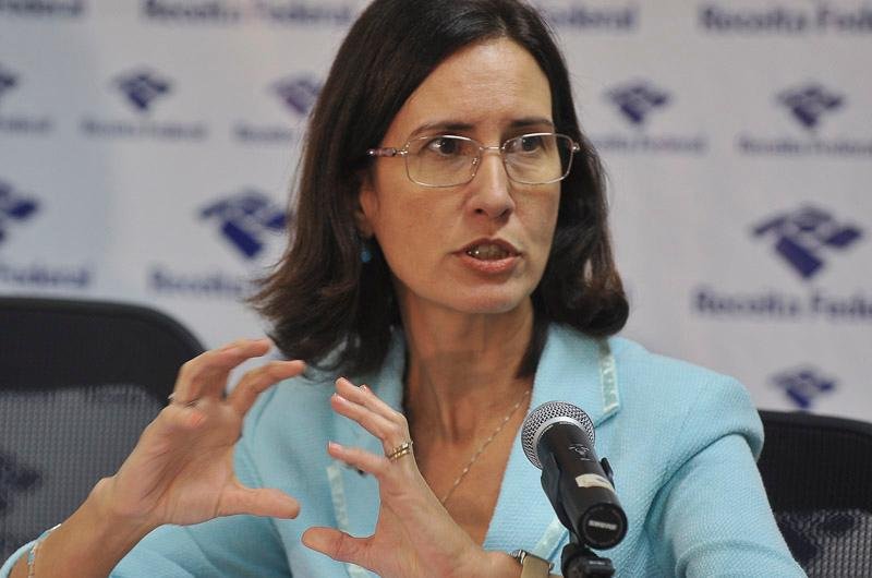 Secret&aacute;ria-adjunta da Receita Federal do Brasil, Zayda Bastos Manatta, anunciou volume recorde no 1&ordm; lote de restitui&ccedil;&atilde;o do IR