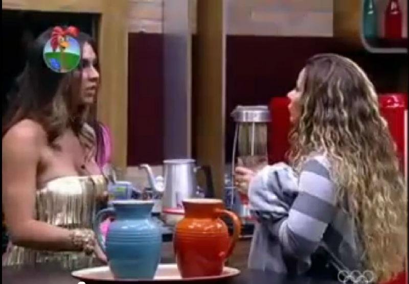 Nicole Bahls e Viviane Ara&uacute;jo trocaram acusa&ccedil;&otilde;es em A Fazenda 