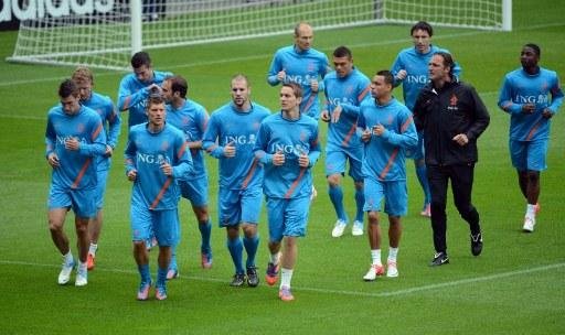 Sele&ccedil;&atilde;o da Holanda treina no est&aacute;dio Reymana, localizado na cidade de Krakow, na Pol&ocirc;nia