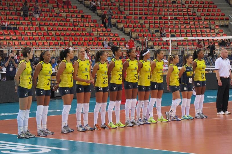 Brasil bate It&aacute;lia no tie-break em estreia no Grand Prix