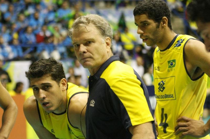 Bernardinho elogiou comportamento t&aacute;tico do Brasil contra a Pol&ocirc;nia