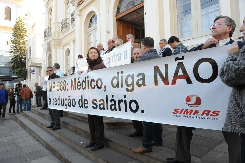 Categoria quer ser exclu&iacute;da da MP 568, que altera sal&aacute;rios e carga hor&aacute;ria de servidores federais