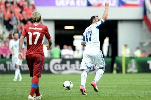 Vit&oacute;ria de 2 a 1 manteve a equipe com chances de avan&ccedil;ar para as quartas de final