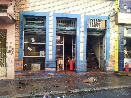 Estofaria foi atingida por inc&ecirc;ndio no Centro da Capital