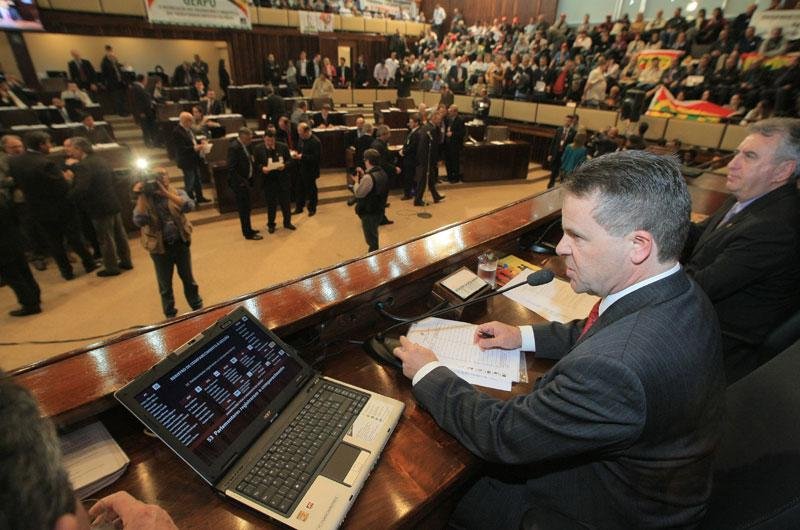 Assembleia aprova cria&ccedil;&atilde;o de estatal dos ped&aacute;gios