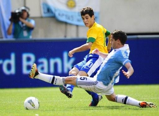 Meia do Inter esteve no &uacute;ltimo confronto entre Brasil e Argentina 