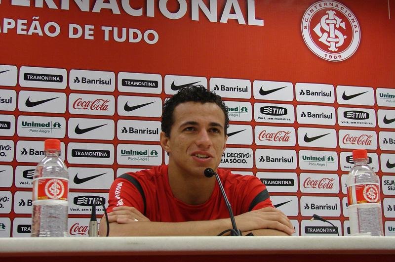 Dami&atilde;o esquece seca de gols e projeta Inter na lideran&ccedil;a do Brasileir&atilde;o