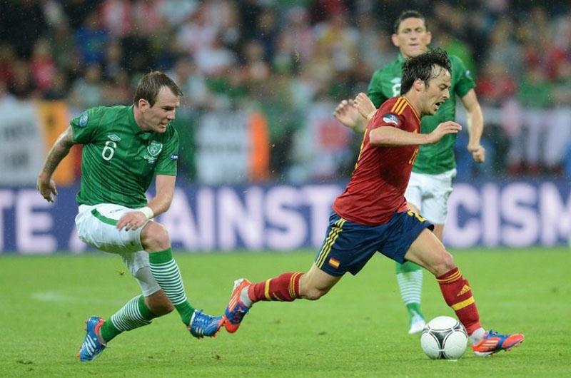  Espanha voltou a jogar em alto n&iacute;vel, venceu a Irlanda por 4 a 0