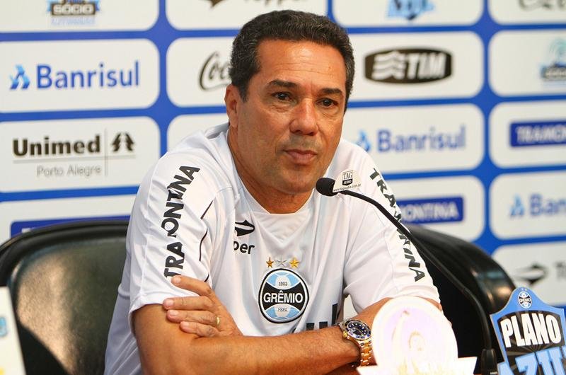 Luxemburgo pede indigna&ccedil;&atilde;o para reverter resultado na Copa do Brasil 