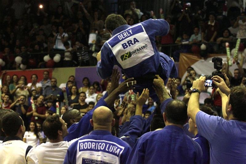 Jo&atilde;o Derly termina carreira com grande homenagem do jud&ocirc; ga&uacute;cho
