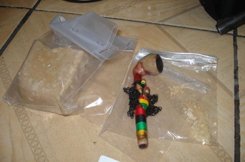 Pedra de crack de 152 gramas foi encontrada em um urso de pel&uacute;cia