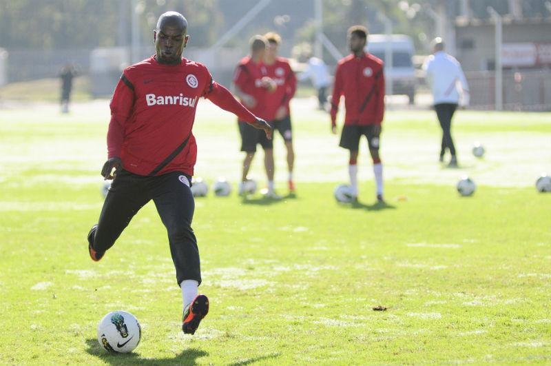 Inter negocia para ter Sandro Silva