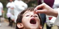 Crianças de até quatro anos devem tomar a vacina contra a pólio até 6 de julho