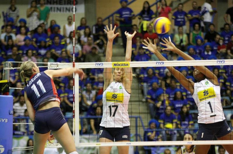 Sele&ccedil;&atilde;o brasileira feminina de v&ocirc;lei perdeu neste domingo a sua invencibilidade no Grand Prix