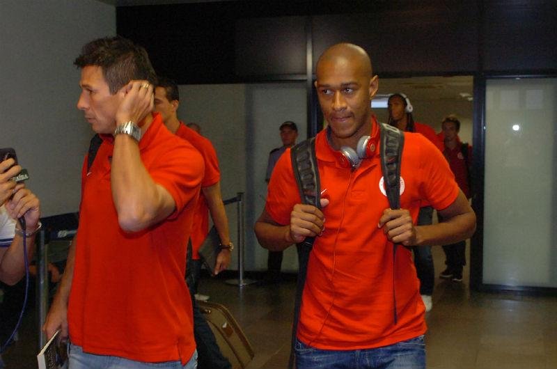 Fabr&iacute;cio (&agrave; direita) pode receber puni&ccedil;&atilde;o ap&oacute;s partida contra o Botafogo