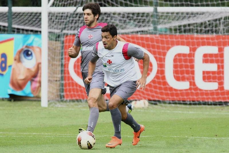 Eder Lu&iacute;s (com a bola ) era alvo do interesse do Gr&ecirc;mio