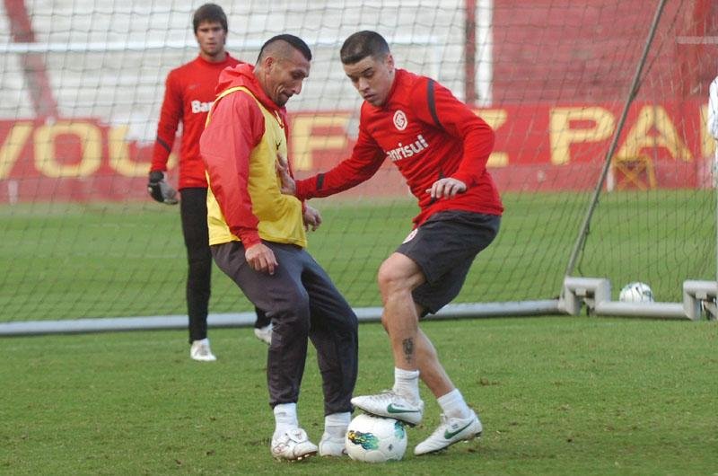 Grupo do Inter foi dividido em dois para o treinamento da tarde desta ter&ccedil;a-feira