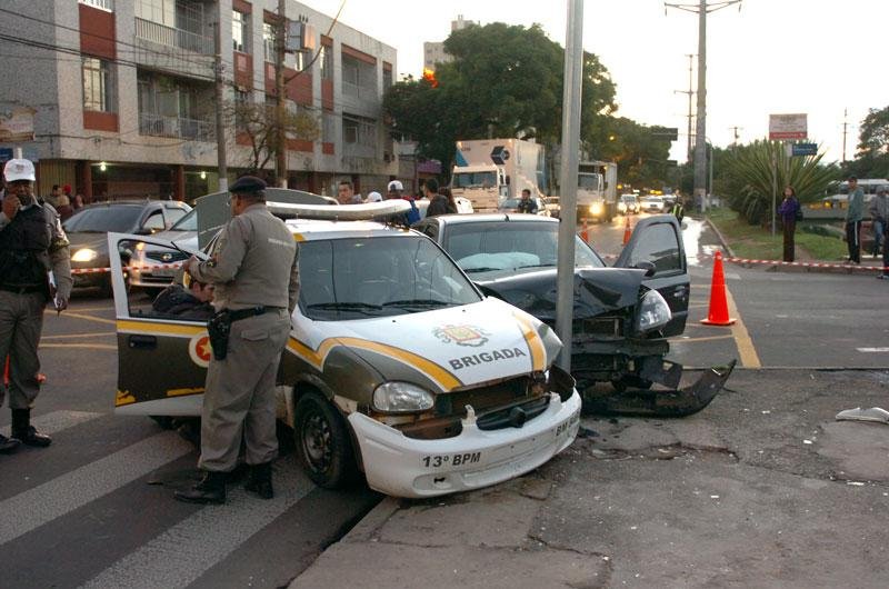 Acidente ocorreu na avenida Ipiranga, na esquina com rua Guilherme Alves