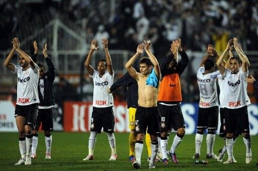 Tite promete tomar caipirinha gigante ap&oacute;s classifica&ccedil;&atilde;o do Corinthians