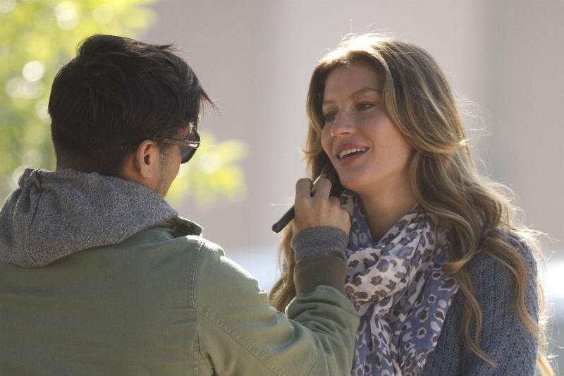 Gisele B&uuml;ndchen grava comercial em Porto Alegre