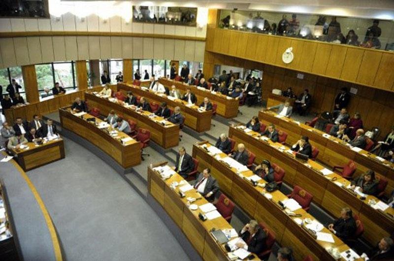 Senado paraguaio decidir&aacute; se presidente Fernando Lugo perder&aacute; o mandato