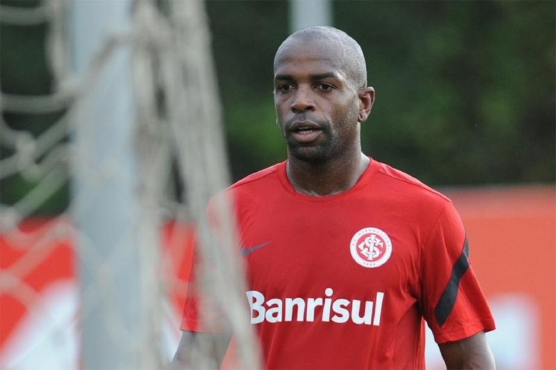 Inter desiste de renovar com Sandro Silva