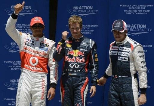 Sebastian Vettel (C) largar&aacute; na frente no GP da Europa, seguido por Lewis Hamilton (E) e Pastor Maldonado (D)