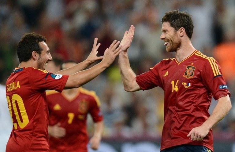 Jogadores da Espanha comemoram vit&oacute;ria sobre a Fran&ccedil;a na Eurocopa