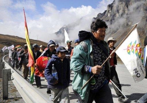 Marcha ind&iacute;gena contra estrada financiada pelo Brasil chega a La Paz