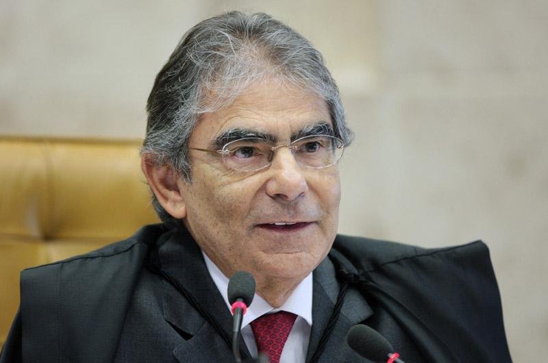 Gabinete de Ayres Britto anunciou data de julgamento do mensal&atilde;o 