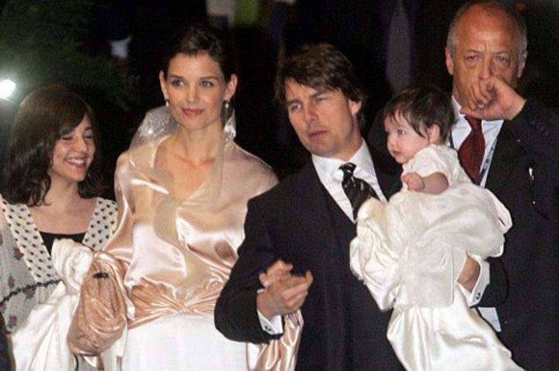 Suri poder&aacute; ser motivo de batalha judicial para dupla que h&aacute; duas semanas andava de m&atilde;os dadas
