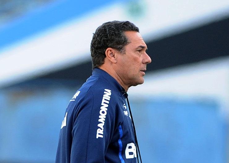 Luxemburgo comanda treino do Gr&ecirc;mio antes de enfrentar o Atl&eacute;tico-MG