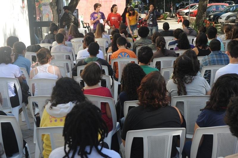 Alunos fizeram assembleia na manh&atilde; de hoje