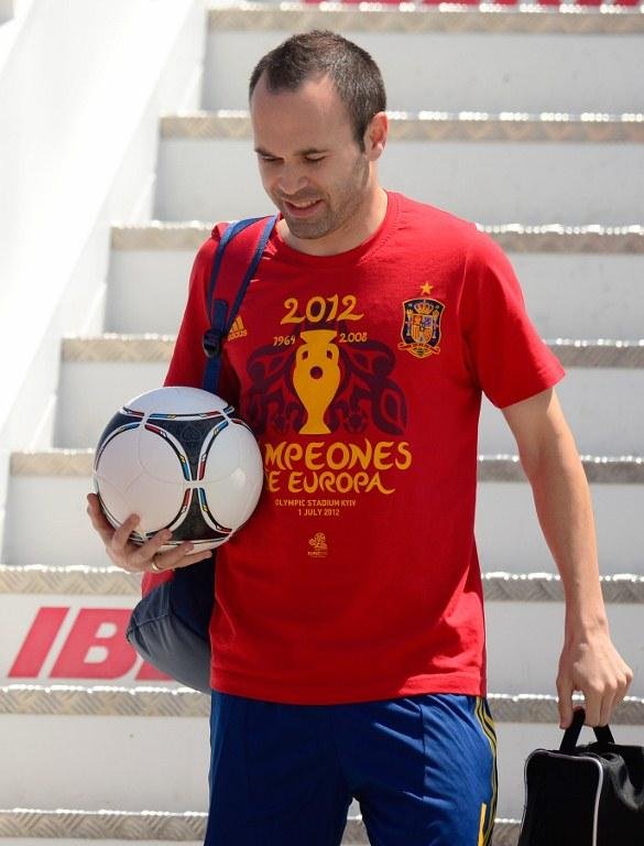 Sele&ccedil;&atilde;o da Espanha, campe&atilde; da Eurocopa 2012, desembarcou nesta segunda-feira em Madrid