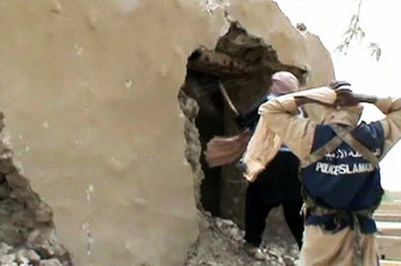 Porta sagrada que nunca havia sido aberta foi destru&iacute;da