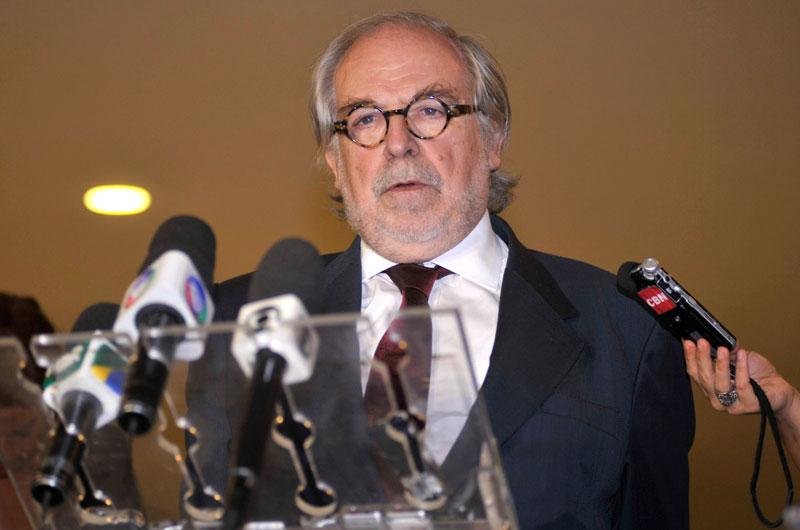 Marco Aur&eacute;lio Garcia retruca chanceler do Uruguai sobre press&atilde;o brasileira no Mercosul