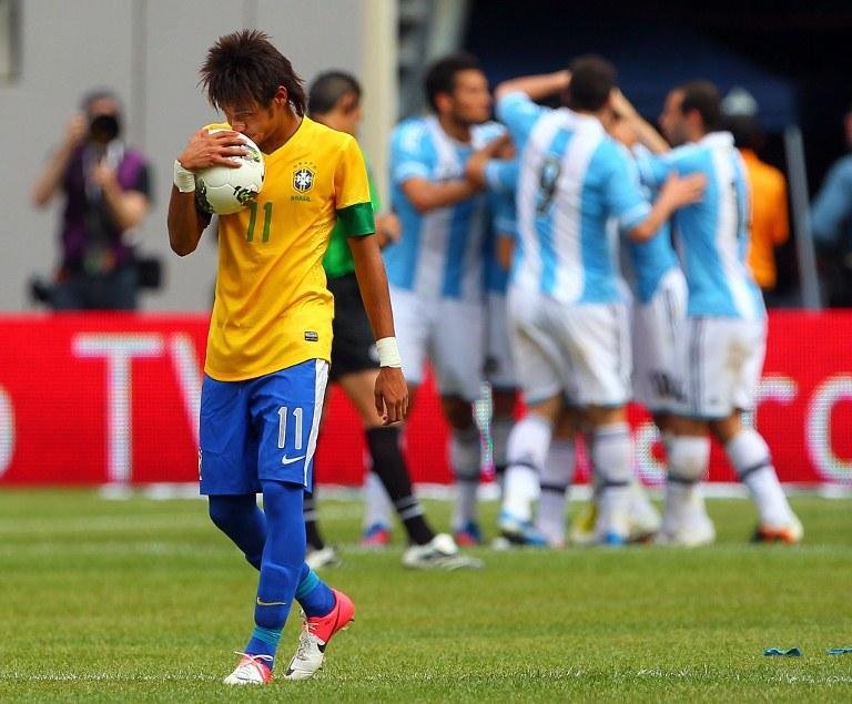 Brasil de Neymar fica fora do top 10 da Fifa pela primeira vez