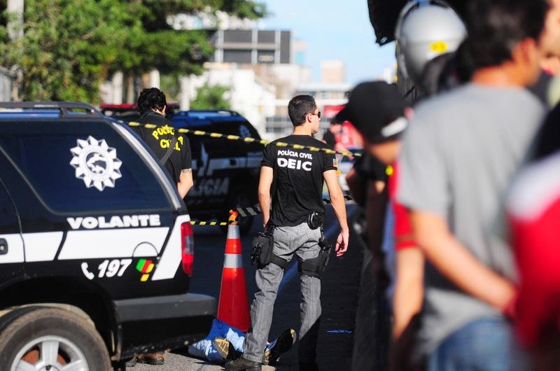 Homem &eacute; morto ap&oacute;s assalto em sa&iacute;da de banco em Porto Alegre